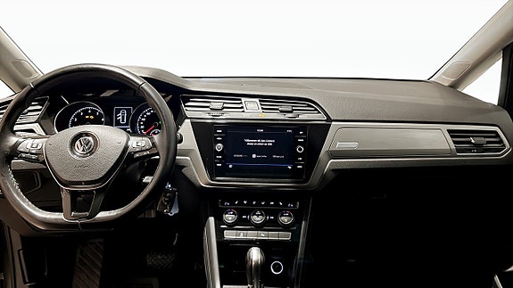Volkswagen Touran 9 of 12