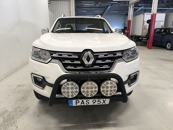 Renault Alaskan 2 of 10