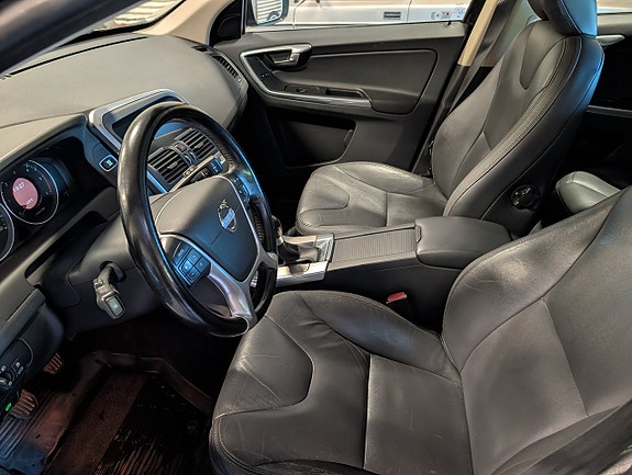 Volvo XC60 5 of 10