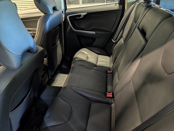 Volvo XC60 7 of 10