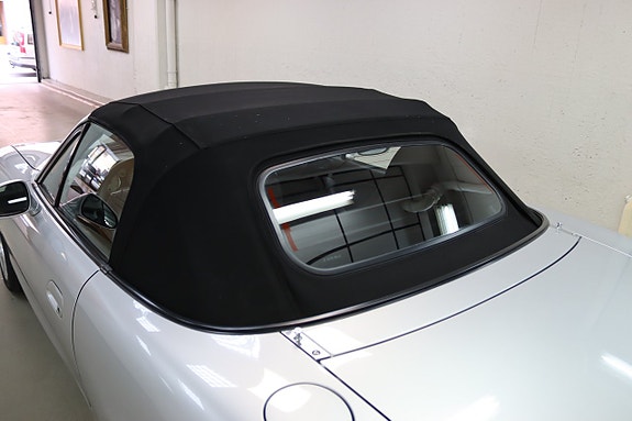 Mazda MX-5 8 of 29