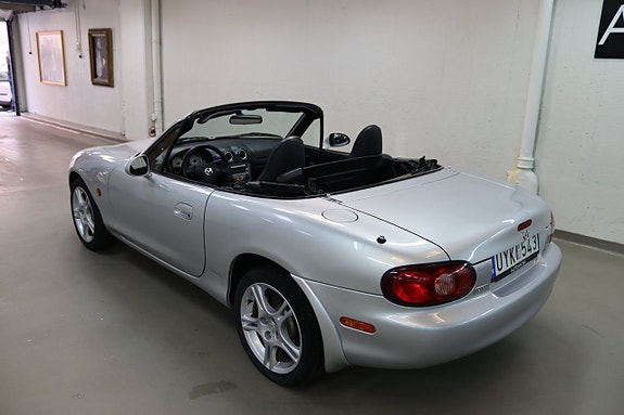 Mazda MX-5 15 of 29