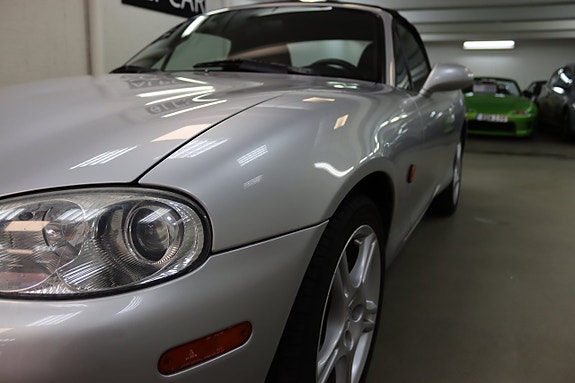 Mazda MX-5 9 of 29