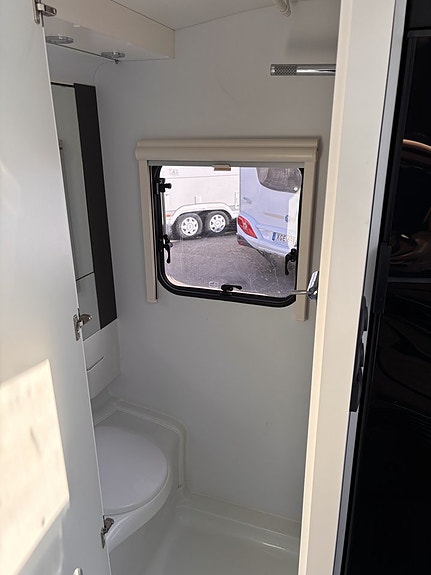 Adria ACTION 391 PH 8 of 12