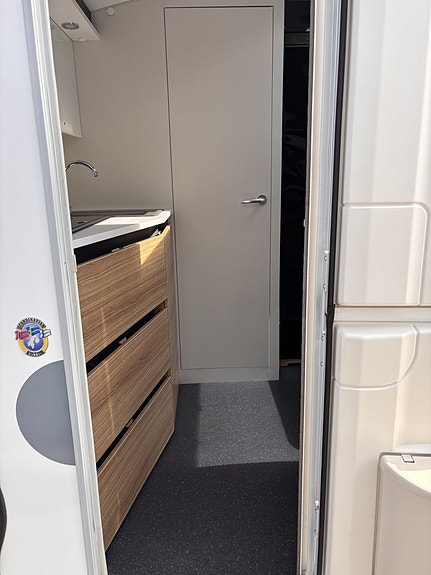Adria ACTION 391 PH 5 of 12