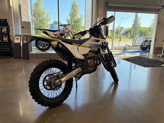 Husqvarna FE 350 3 of 3