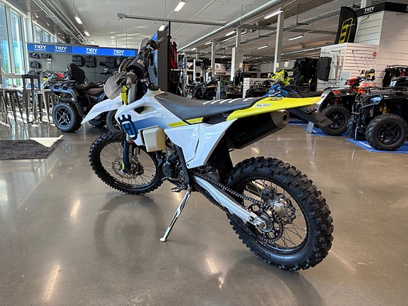 Husqvarna FE 350 2 of 3