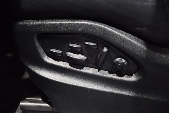 Porsche Cayenne 7 of 19