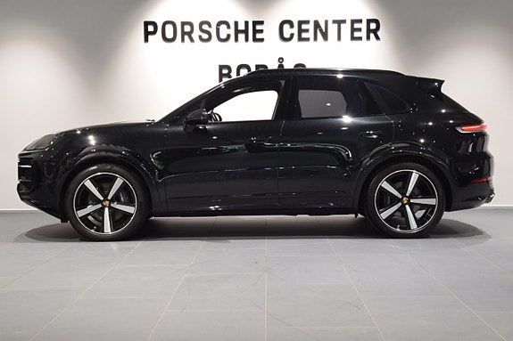 Porsche Cayenne 2 of 19