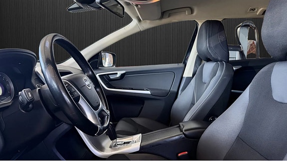 Volvo XC60 6 of 11