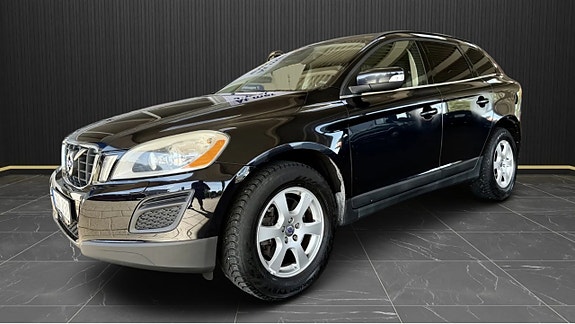 Volvo XC60 2 of 11