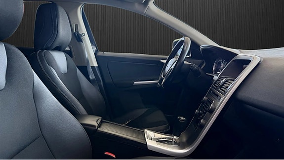 Volvo XC60 9 of 11