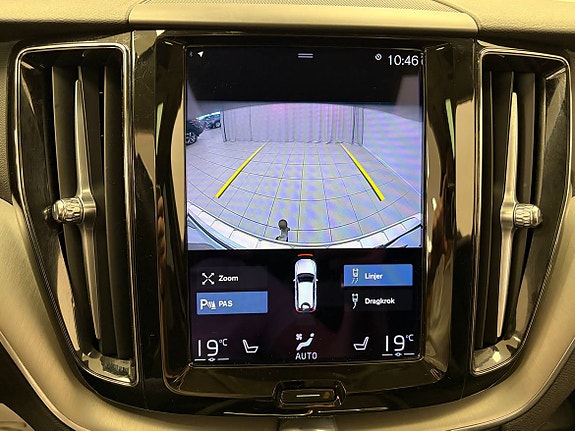 Volvo XC60 13 of 24