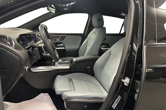 Mercedes-Benz GLA250 e 8 of 23