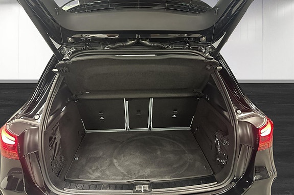 Mercedes-Benz GLA250 e 13 of 23