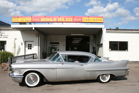 Cadillac Series 62 6 of 26
