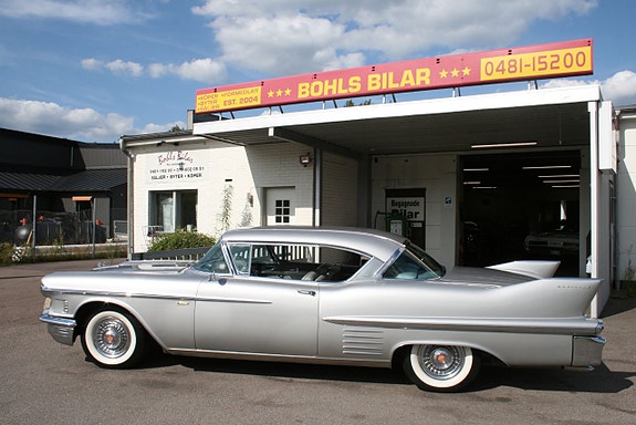 Cadillac Series 62