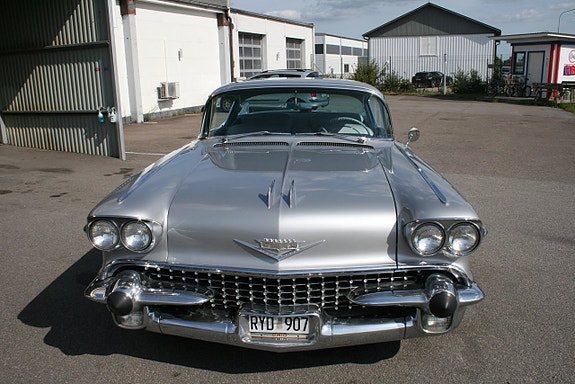 Cadillac Series 62 9 of 26