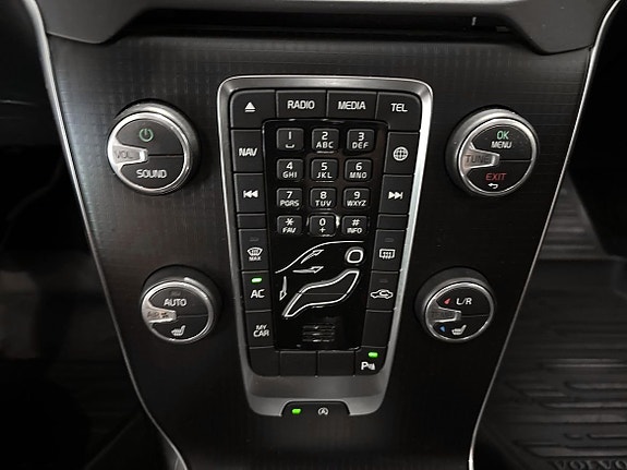 Volvo V40 12 of 14