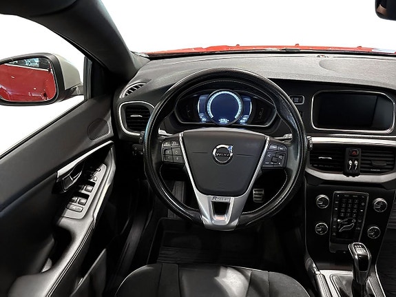 Volvo V40 9 of 14