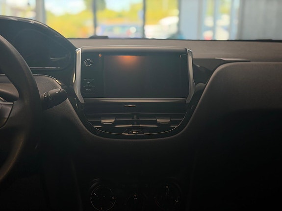 Peugeot 208 11 of 23