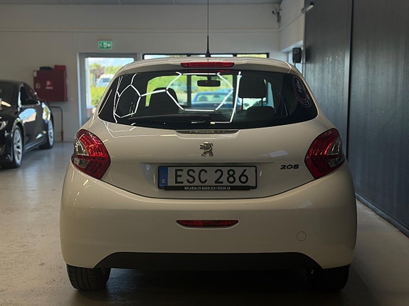 Peugeot 208 22 of 23
