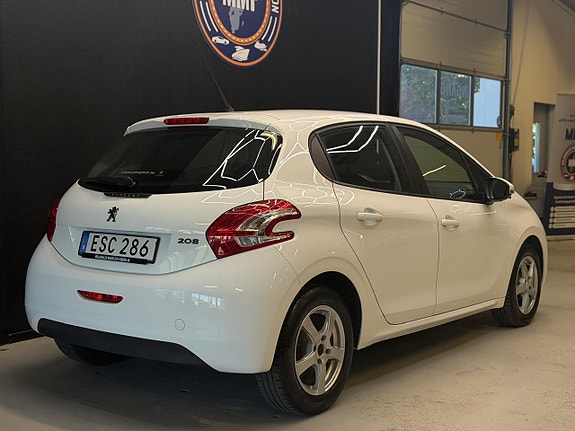 Peugeot 208 21 of 23