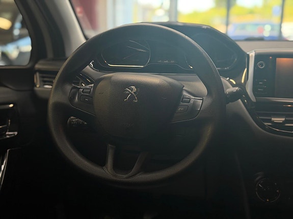 Peugeot 208 9 of 23