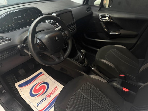 Peugeot 208 7 of 23