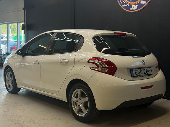 Peugeot 208 20 of 23