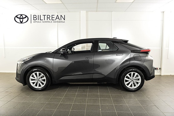 Toyota C-HR 2 of 21