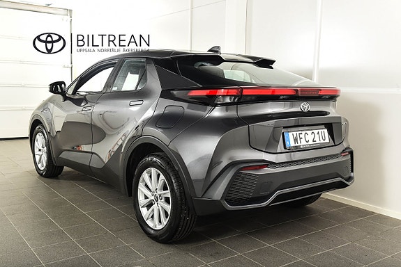 Toyota C-HR 3 of 21
