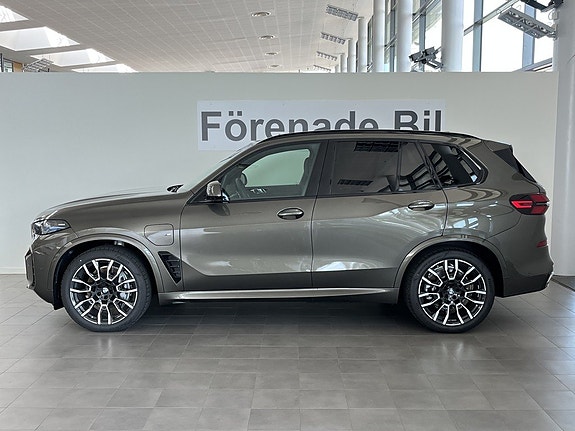 BMW X5 3 of 17