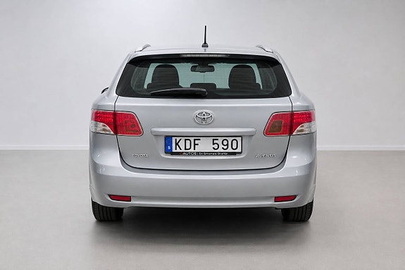 Toyota Avensis 7 of 25