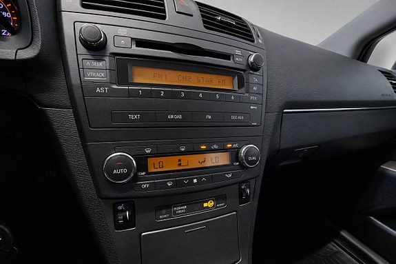 Toyota Avensis 22 of 25