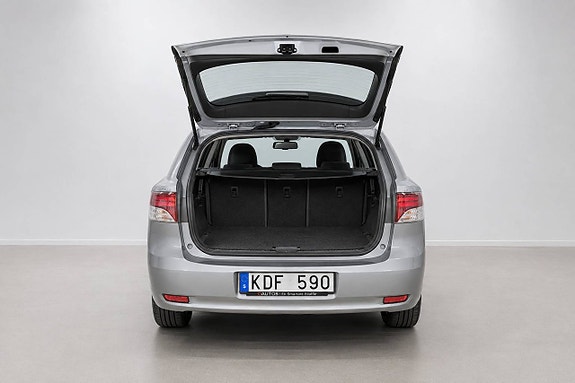 Toyota Avensis 8 of 25