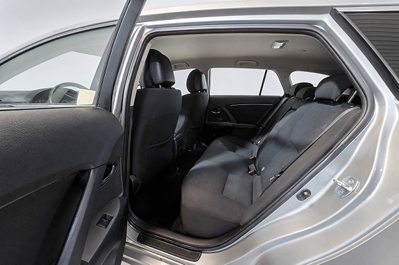 Toyota Avensis 25 of 25