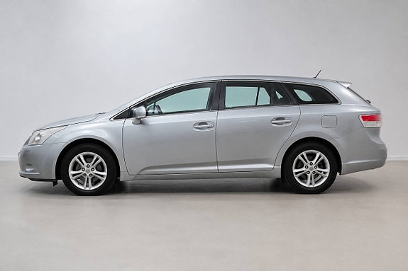 Toyota Avensis 4 of 25