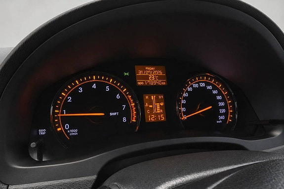 Toyota Avensis 19 of 25