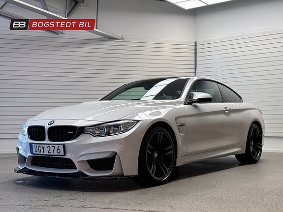 BMW M4 3 of 21
