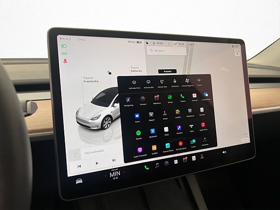 Tesla Model Y 20 of 30