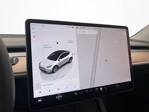 Tesla Model Y 19 of 30