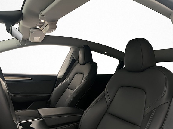 Tesla Model Y 13 of 30