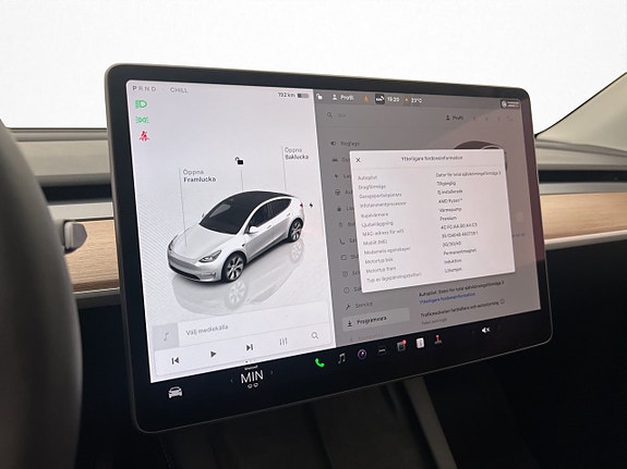 Tesla Model Y 25 of 30