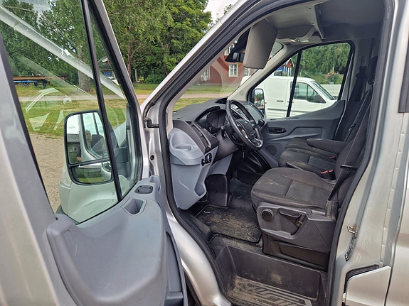 Ford Transit 7 of 7