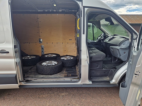 Ford Transit 4 of 7