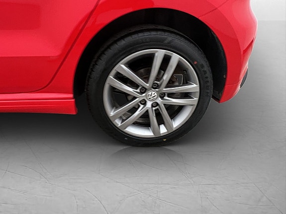 Volkswagen Polo 25 of 25
