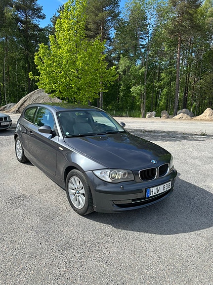 BMW 118d 3 of 5