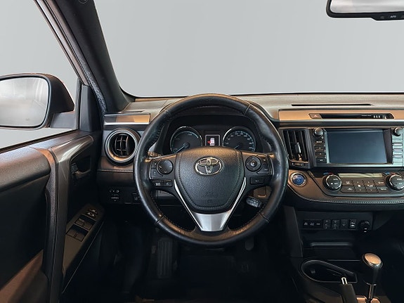 Toyota RAV4 10 of 11