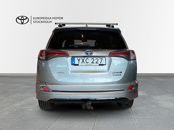 Toyota RAV4 5 of 11